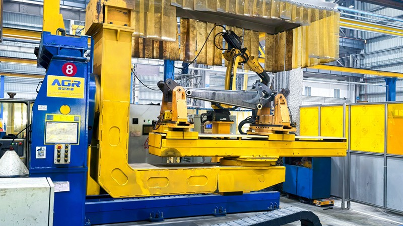 建設機械・重機|本文画像02 建設機械分野でのロボット溶接適用の業界イメージ。特定の導入事例ではない。