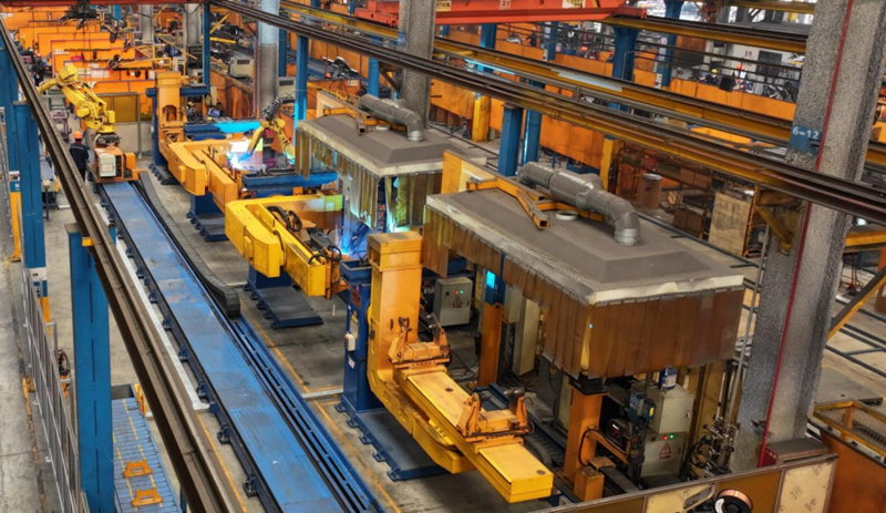 AGRグループの構造部品工場におけるロボット溶接工程