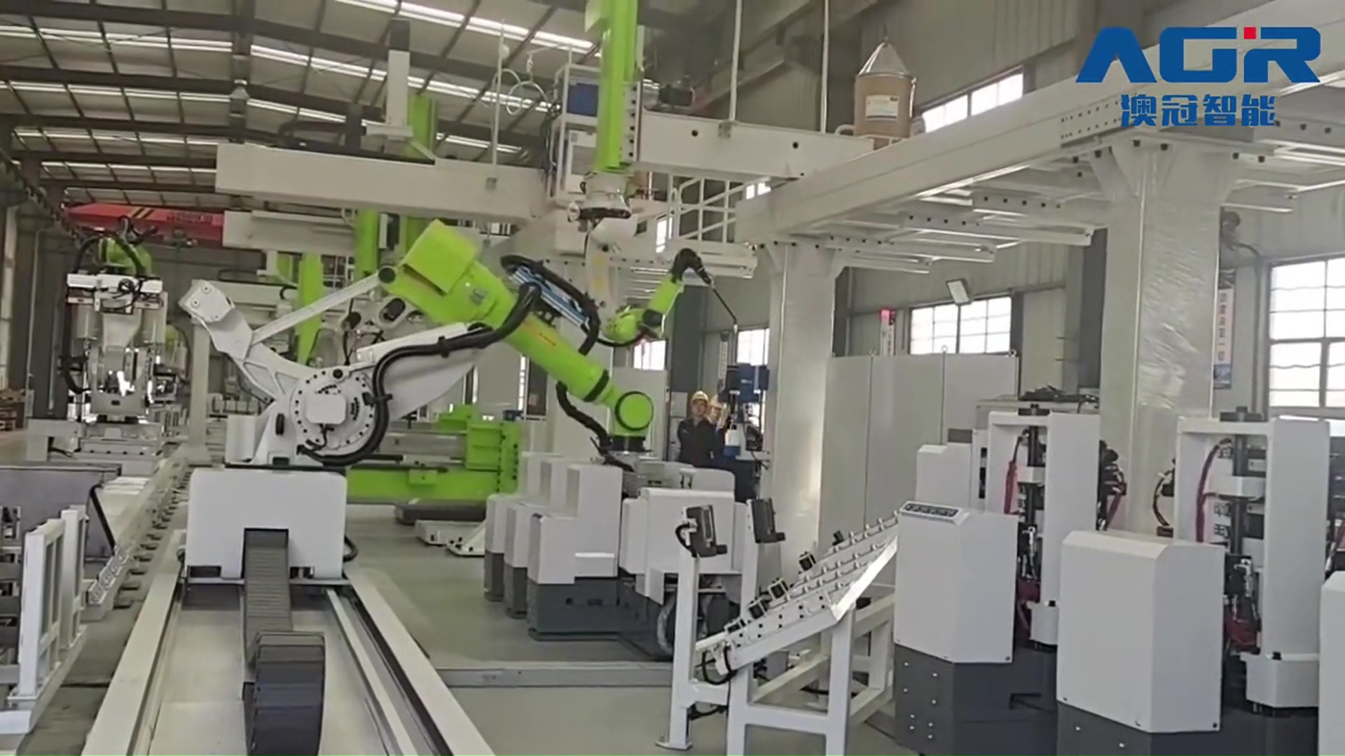 厚板構造部品向け統合ロボット溶接ラインの実機動画サムネイル